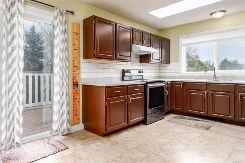1651 Ascot Ave, Comox, BC 
