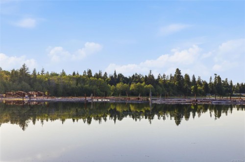 614 Curran Rd, Fanny Bay, BC 