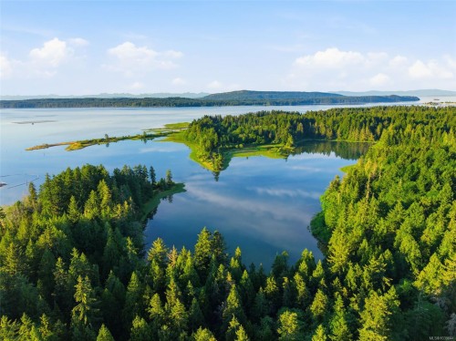 614 Curran Rd, Fanny Bay, BC 