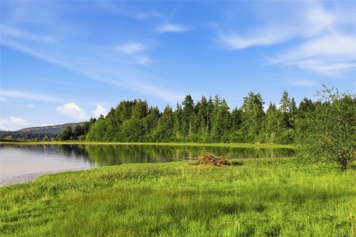 614 Curran Rd, Fanny Bay, BC 