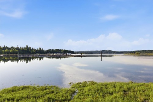 614 Curran Rd, Fanny Bay, BC 