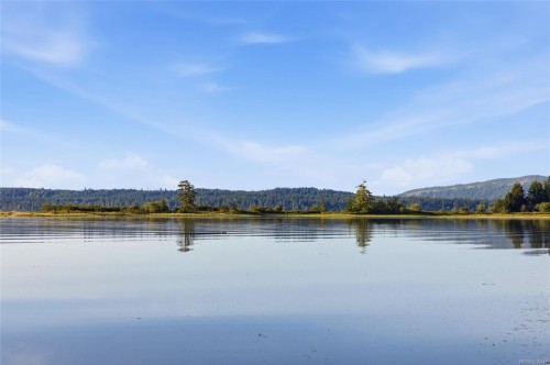 614 Curran Rd, Fanny Bay, BC 