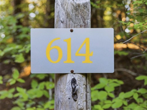 614 Curran Rd, Fanny Bay, BC 