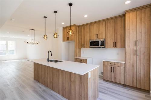 307 Victoria Ave, Winnipeg, MB 