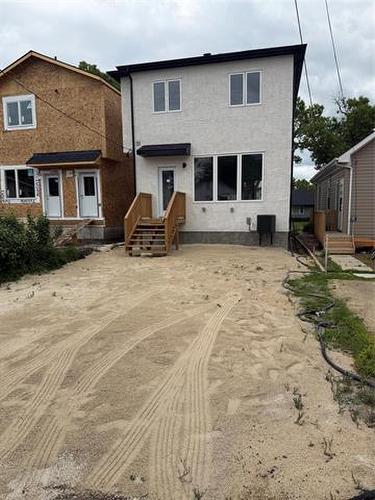 307 Victoria Ave, Winnipeg, MB 