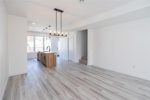 307 Victoria Ave, Winnipeg, MB 