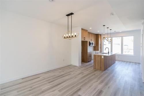 307 Victoria Ave, Winnipeg, MB 