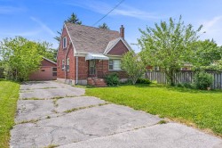 4 Sunray Crescent Toronto, ON M3M 2C5