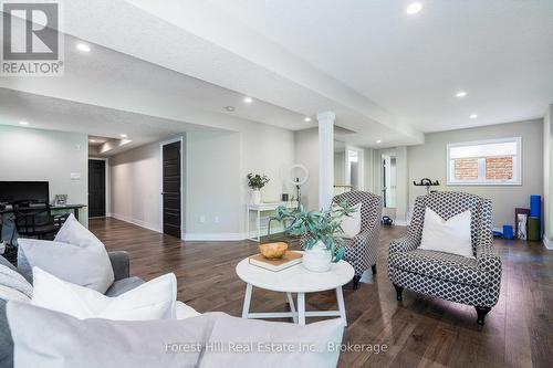 21 Marta Crescent, Barrie (Ardagh), ON - Indoor Photo Showing Living Room