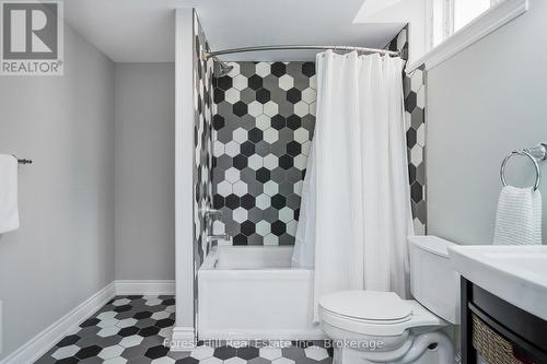 21 Marta Crescent, Barrie (Ardagh), ON - Indoor Photo Showing Bathroom