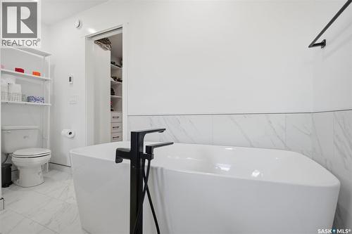 302 Chelsom Manor, Saskatoon, SK 