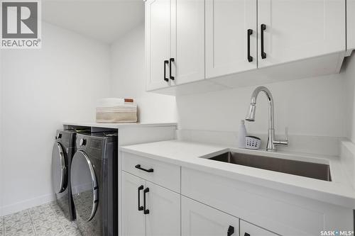 302 Chelsom Manor, Saskatoon, SK 