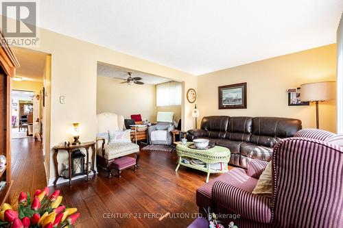 1986 Guild Road, Pickering, ON - Indoor Photo Showing Living Room