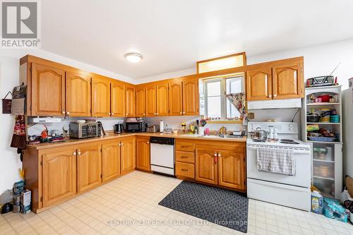 1986 Guild Road, Pickering, ON - Indoor Photo Showing Kitchen With Double Sink