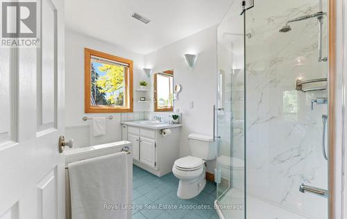 Ensuite bathroom - 30 Theodore Drive, Mississauga, ON 