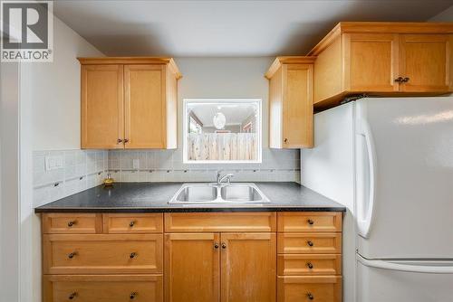 945 Thackeray Street, Warfield, BC 