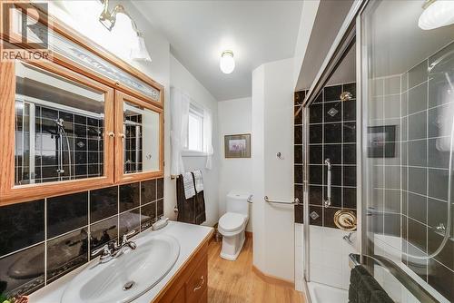 945 Thackeray Street, Warfield, BC 