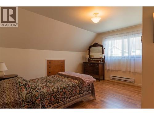 945 Thackeray Street, Warfield, BC 