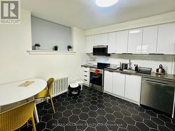 7 - 597 ST CLAIR AVENUE W Toronto, ON M6C 1A3