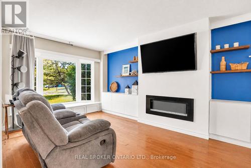 Living Room - 104 Moon Drive, Barrie, ON 