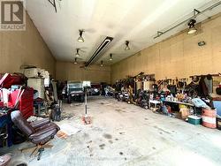 50' x 28' heated shop with concrete floor - 