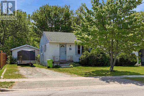 25 Elm AVE  Sault Ste. Marie, ON P6C 1Z1