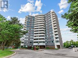 202 - 150 NEPTUNE DRIVE Toronto, ON M6A 2Y9