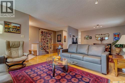 214 Par Place N, Regina, SK 