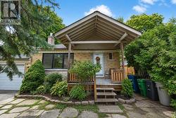 10 COLONIAL AVENUE  Toronto, ON M1M 2C2