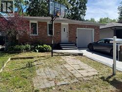 525 FALLINGBROOK Drive  Waterloo, ON N2L 4N2