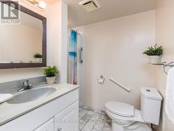 Main Bathroom - 