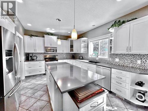 3911 Lakevale Place, Kelowna, BC 