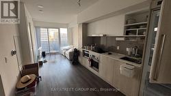 2005 - 138 DOWNES STREET Toronto, ON M5E 0E4