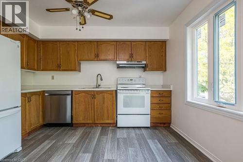 266 Limeridge Road E Unit# 10, Hamilton, ON - Indoor Photo Showing Kitchen