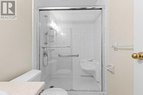 109 - 729 Deveron Crescent, London South (South T), ON - Indoor Photo Showing Bathroom