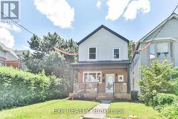 B - 922 LOGAN AVENUE Toronto, ON M4K 3E4