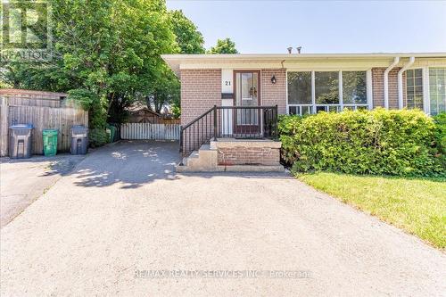 21 WELBECK DRIVE  Brampton, ON L6X 2K9