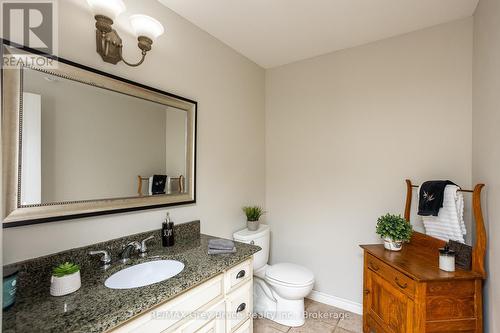Min floor powder room - 122152 Sideroad 12, Georgian Bluffs, ON 