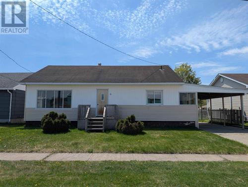 6 Darwin Ave, Wawa, ON 