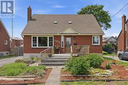 1324 AVENUE O  Ottawa, ON K1G 0A9