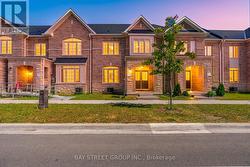 221 CLOCKWORK DRIVE Brampton, ON L7A 5C7