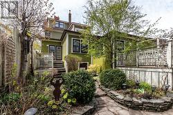 Rear english garden - 