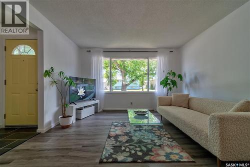 2314 Dewdney Avenue E, Regina, SK 