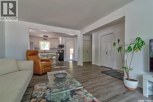 2314 Dewdney Avenue E, Regina, SK 