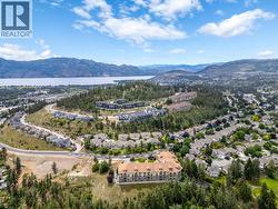 Walking distance to Shannon Lake, golf course, both elementary and middle schools - 
