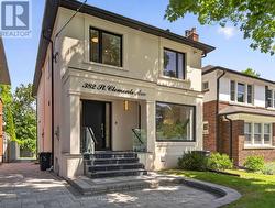 382 ST CLEMENTS AVENUE  Toronto, ON M5N 1M1