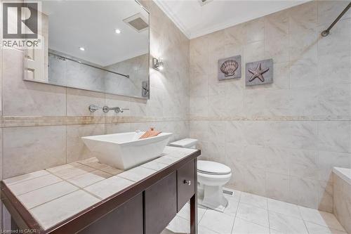 21 Tinatawa Court, Kitchener, ON 
