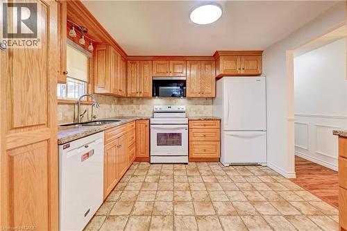 3 Parkland Crescent, Kitchener, ON - Indoor Photo Showing Kitchen
