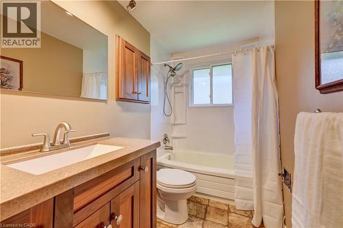 3 Parkland Crescent, Kitchener, ON - Indoor Photo Showing Bathroom