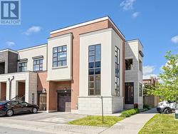 85 CAUSLAND LANE  Richmond Hill, ON L4S 0A6